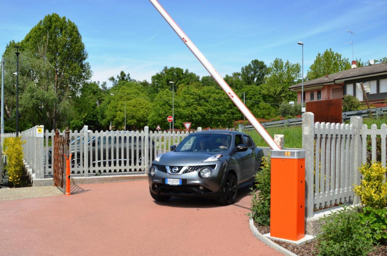Borgo Stazione Bike Inn Valeggio sul Mincio Eksteriør bilde