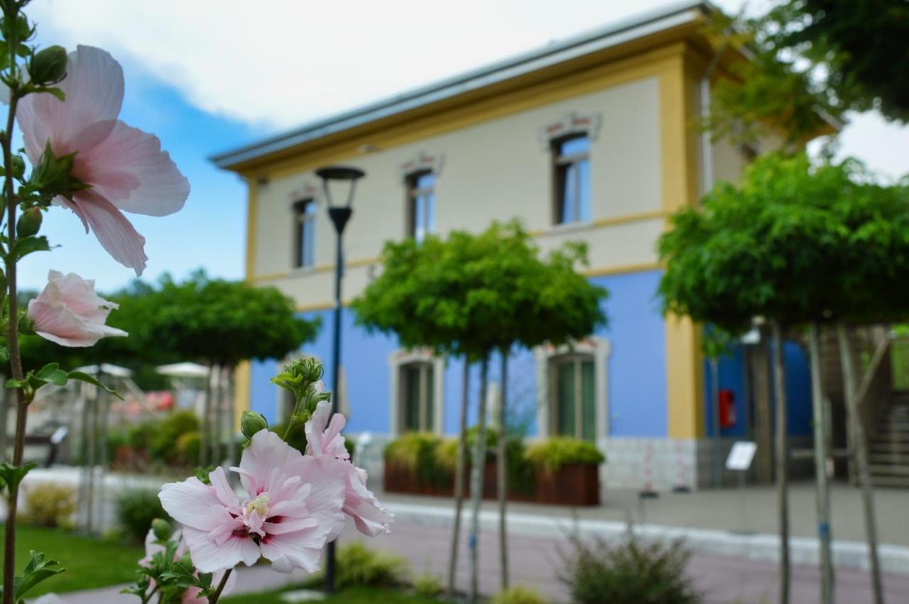 Borgo Stazione Bike Inn Valeggio sul Mincio Eksteriør bilde